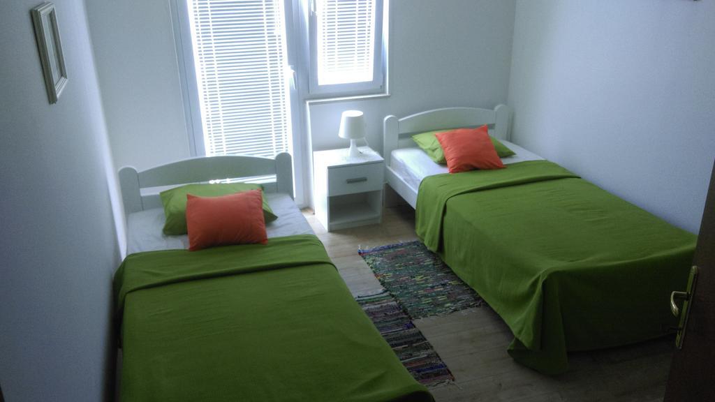 Holiday Home Rudelic Lukovo Šugarje Eksteriør bilde