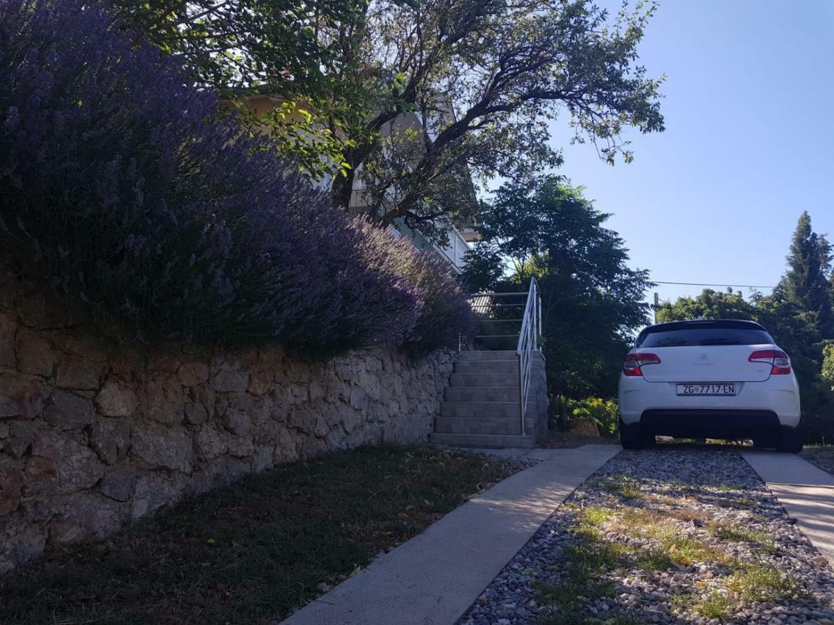 Holiday Home Rudelic Lukovo Šugarje Eksteriør bilde